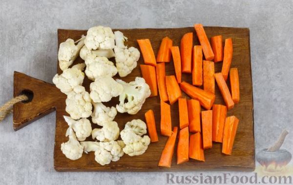 Закуска из цветной капусты и моркови с чесноком