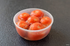 Малосольные помидоры фаршированные капустой
