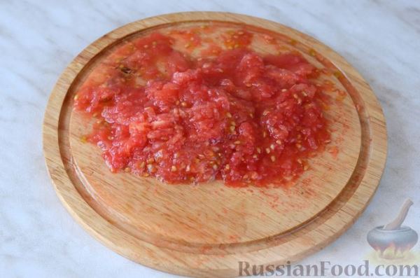 Острый томатный суп с копчёными колбасками