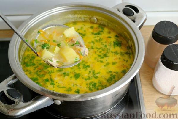 Сырный суп с курицей и кабачками
